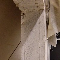 Trdurchbruch in einer Betonwand, prziser und sauberer Schnitt