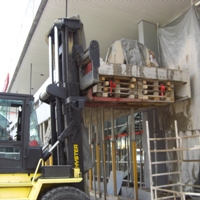 Gabelstapler, Stapler, Betondecke, abstützen Gabelstapler, Stapler, Betondecke, abstützen